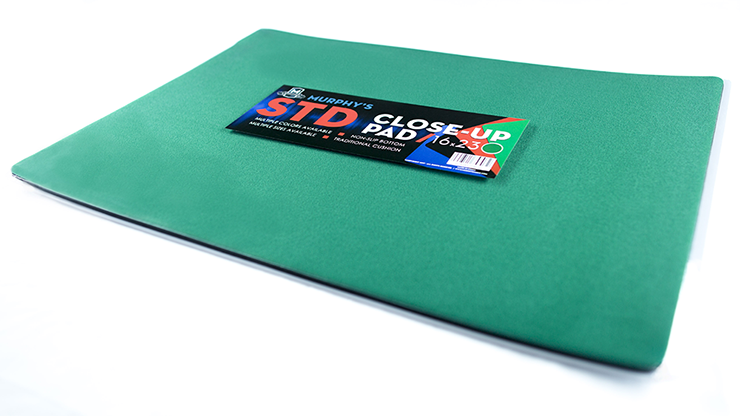 Standard Close-Up Pad 16X23 (Green) by Murphy&#039;s Magic Supplies - Trick
